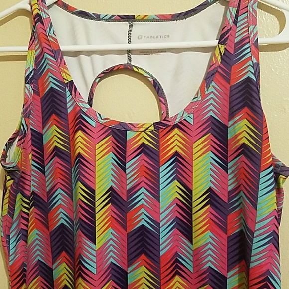 Fabletics chevron style top - Picture 4 of 4